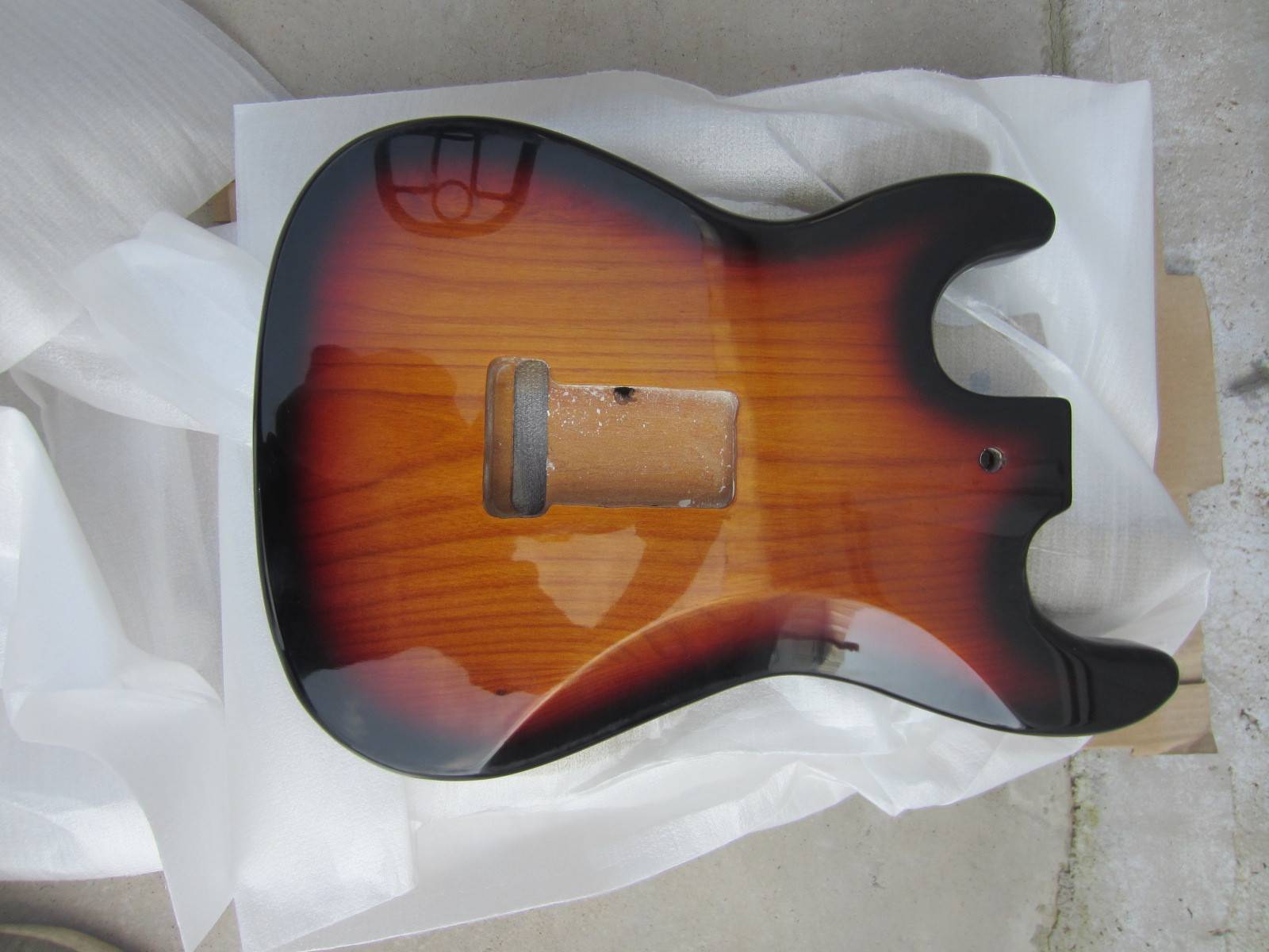 Какой краской покрасить гитару. покраска электрогитары - самое интересное в блогах. выбор лаков и финишных покрытий для гитар