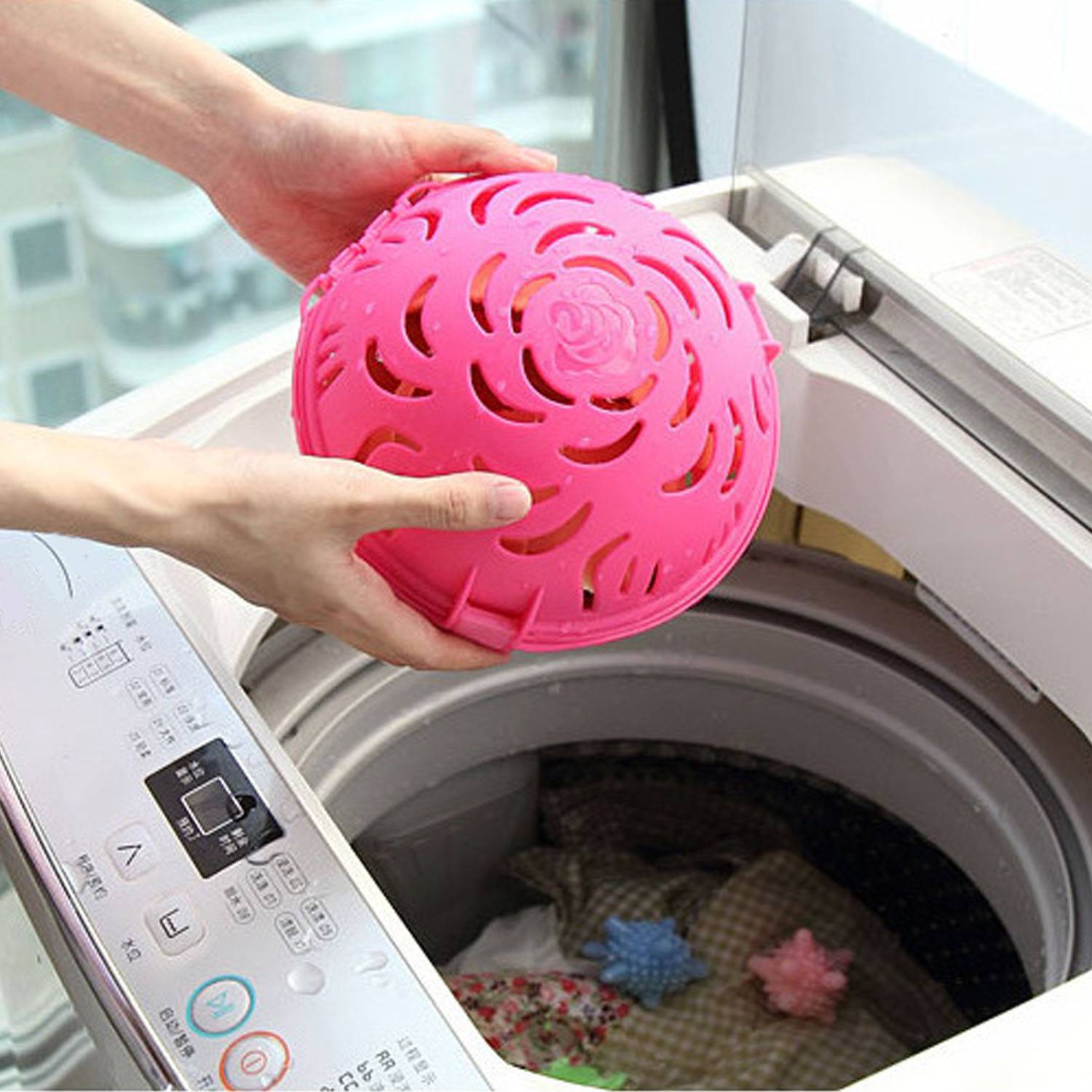 Как стирать бюстгальтер: можно ли и как правильно в стиральной машине-автомат, в мешке и если его нет, в шаре (сфере) для стирки лифчика, как вернуть форму?