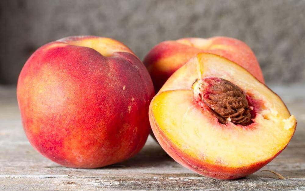 Как вырастить персик из косточки дома: три действенных способа. выбор сорта и уход за персиком, для получения прекрасного урожая