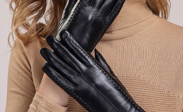 Снаружи и изнутри: как почистить кожаные перчатки