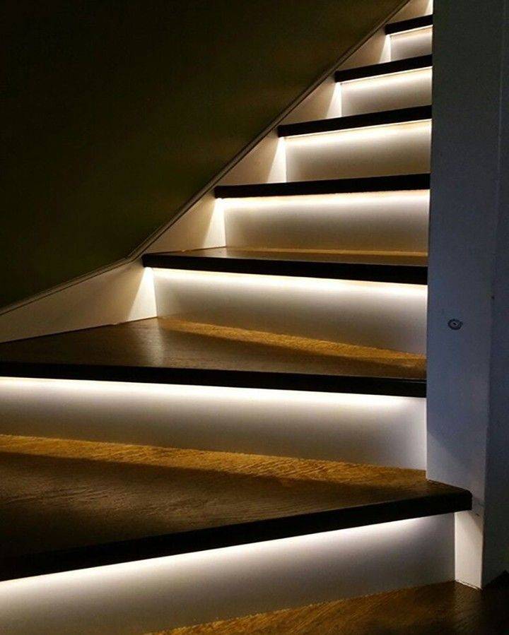 Подсветка лестницы и ступеней в доме: варианты и способы устройства своими руками