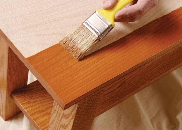 Как покрасить лакированную мебель без снятия лака: способы в домашних условиях