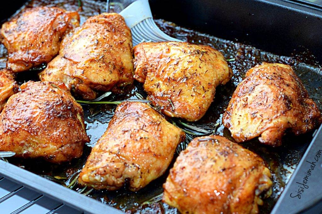 Куриные бедра на сковороде - 7 рецептов как приготовить