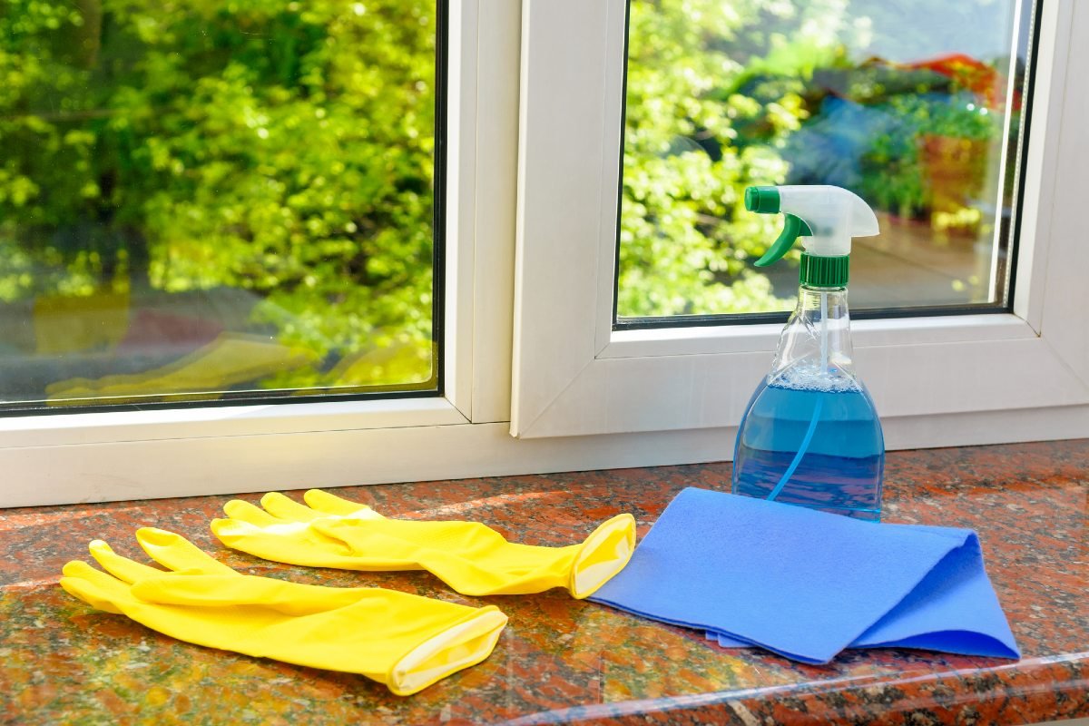 Как помыть пластиковые окна, чтобы не было разводов