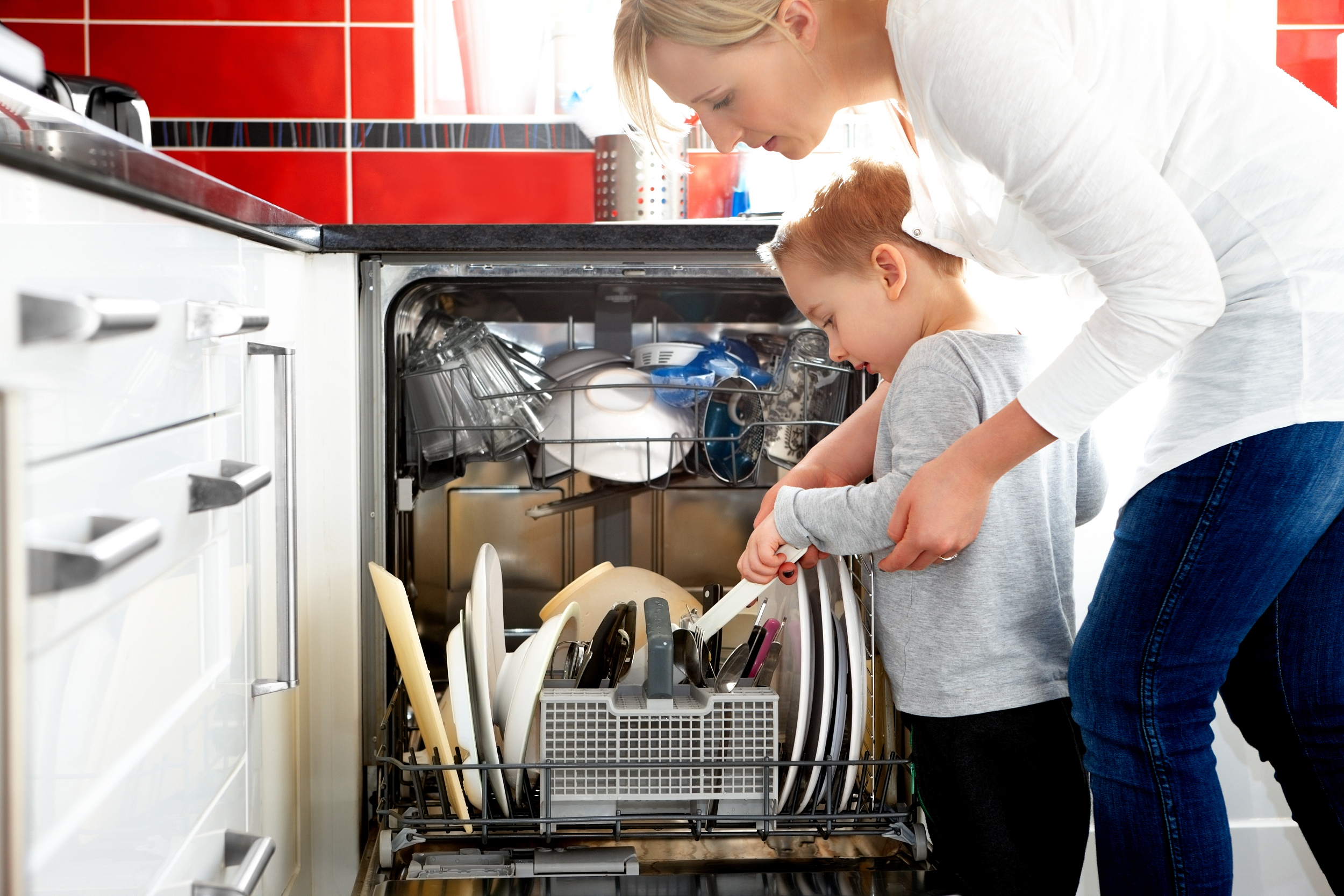 Как выбрать посудомойку? – подробный разбор от подбора размеров до уровня шума