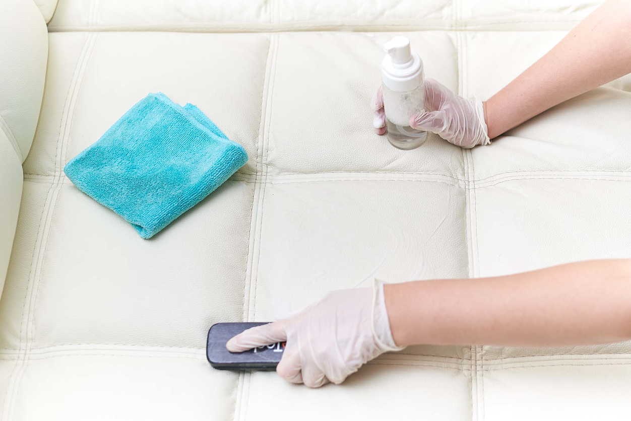 Как почистить диван в домашних условиях: 8 шагов + шпаргалка