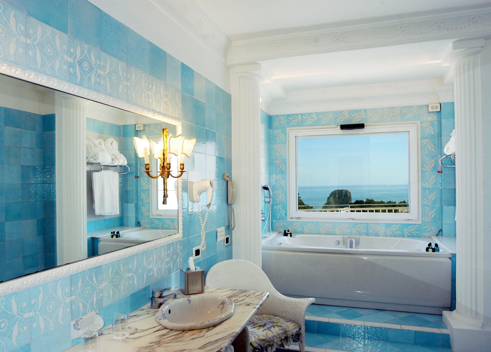 Синяя ванная: плюсы и минусы, особенности и идеи интерьера