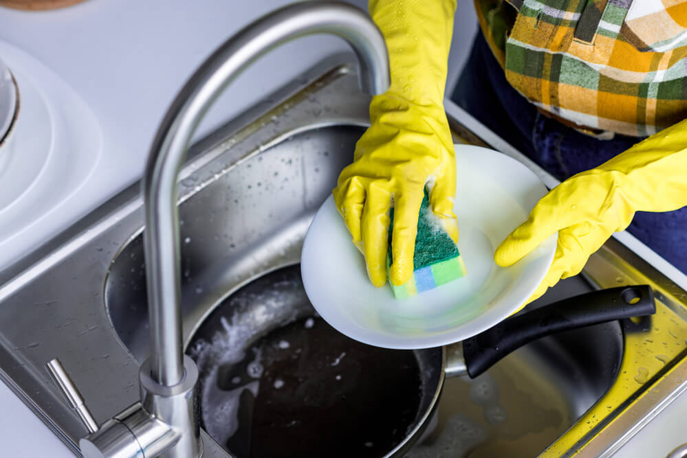 Как быстро и качественно помыть грузную посуду