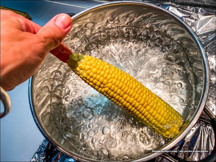 Сколько и как варить кукурузу, в том числе замороженную, и что можно из нее приготовить?