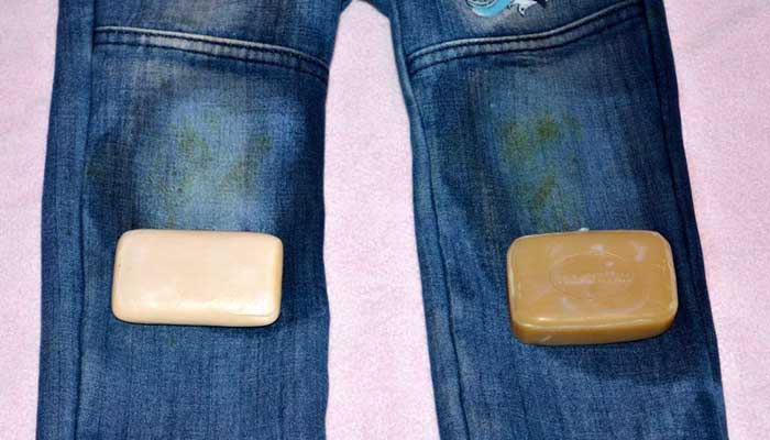 Как отстирать кровь с джинс: способы отмыть свежие и старые пятна
