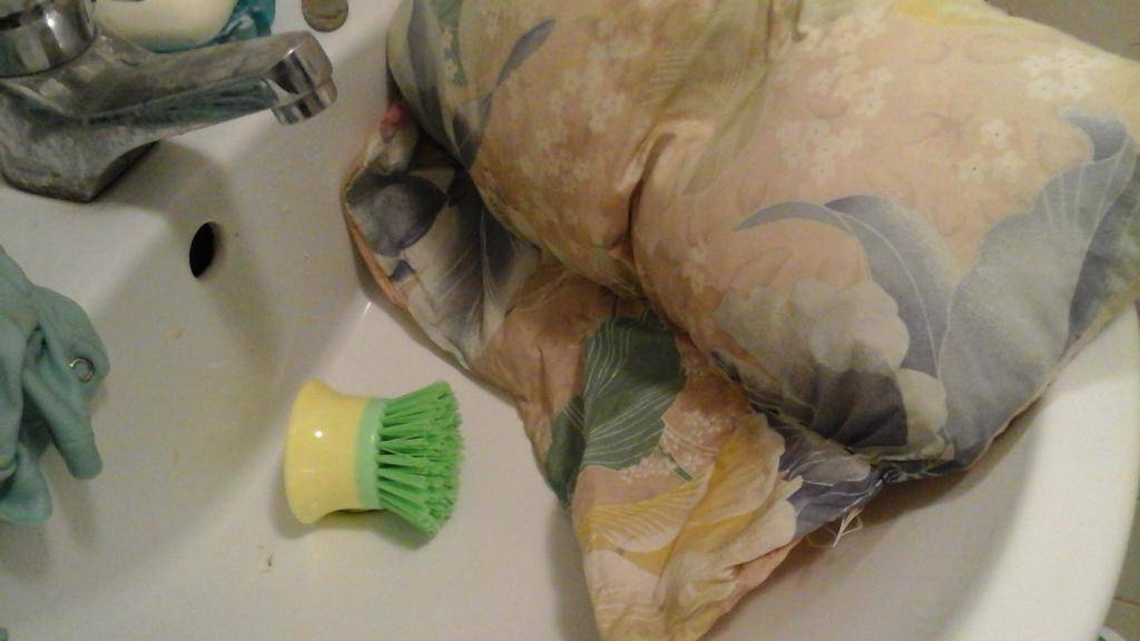 Как постирать подушку из пера, из пуха в домашних условиях