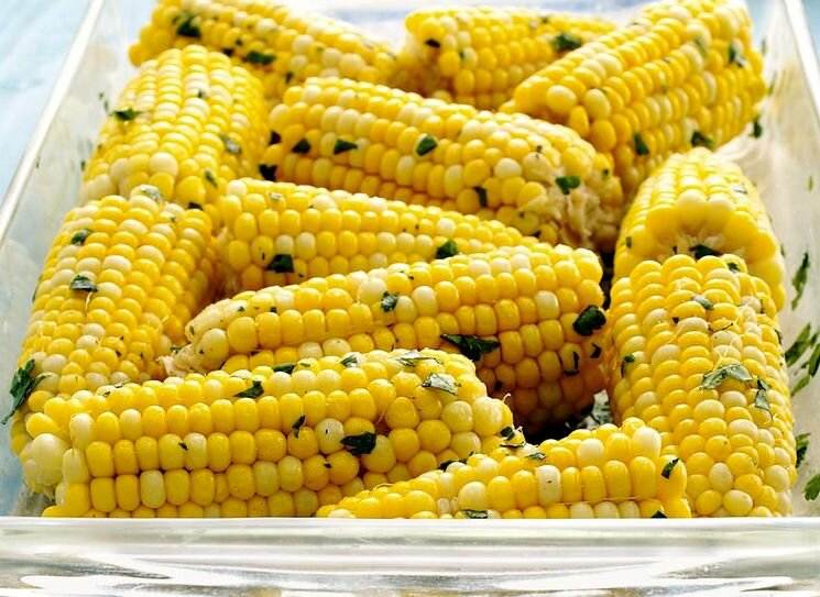 Самые бомбические рецепты вареной кукурузы — получается сочная и мягкая