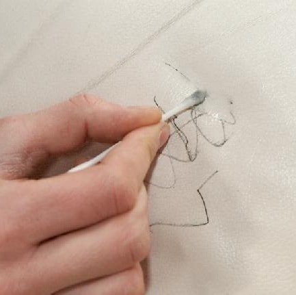 Чем оттереть ручку с кожзама: 14 простых способов удалить чернила (видео)