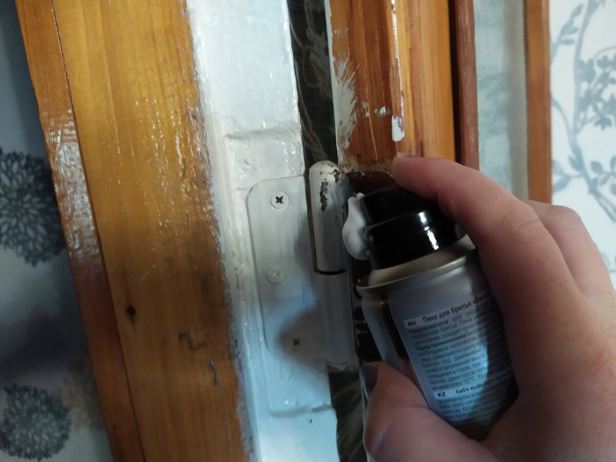 Как смазать дверные петли не снимая дверь: инструкция для межкомнатных дверей