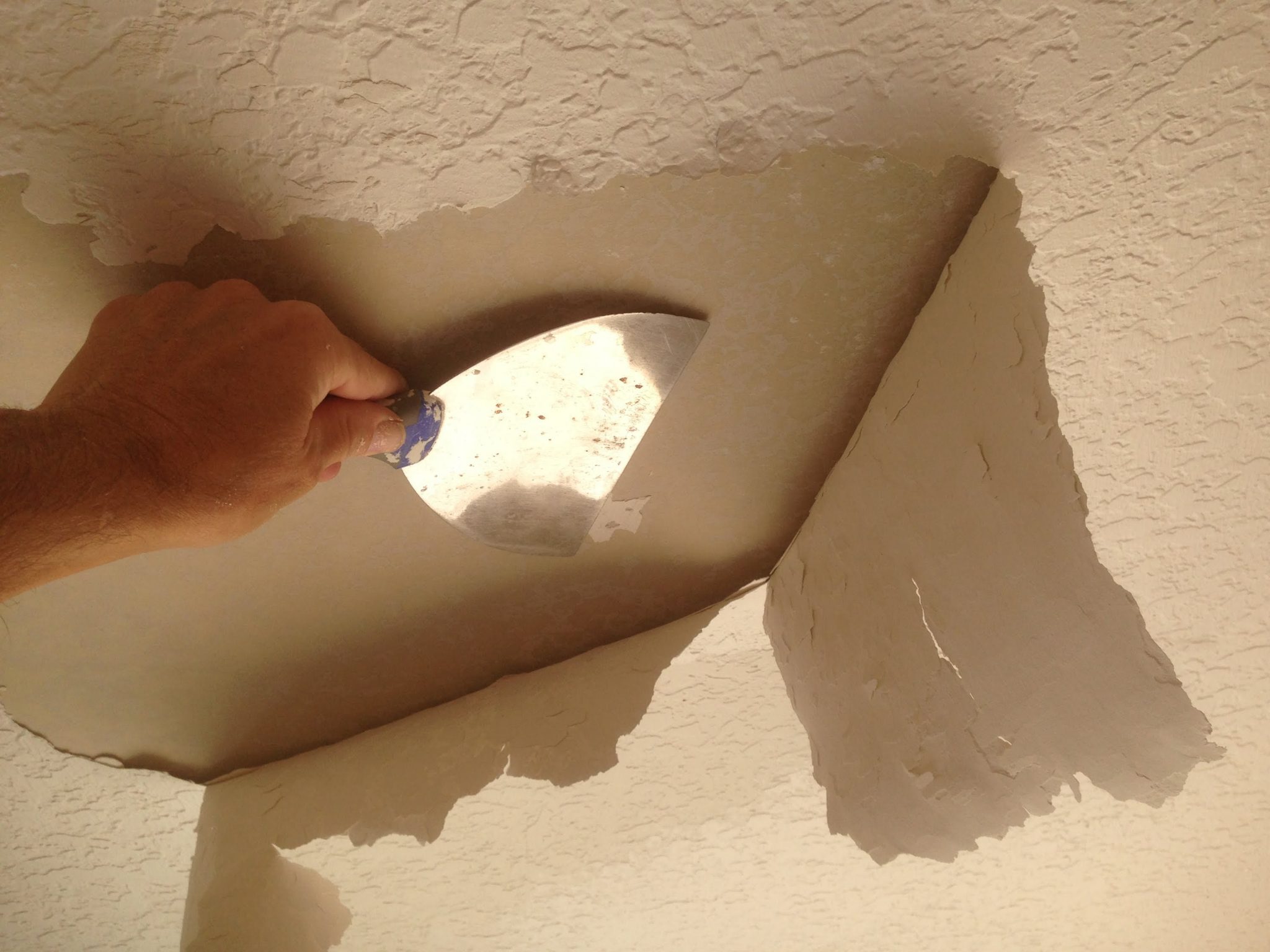 Как очистить наружную стену от побелки - своими руками