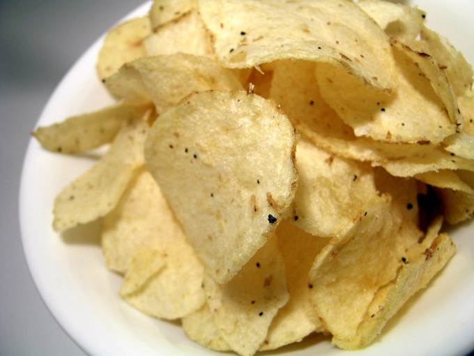 Чипсы из картошки в духовке – 8 рецептов