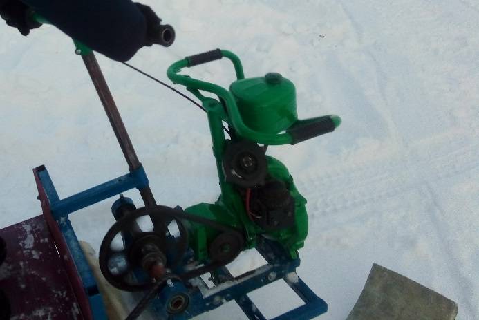 Как сделать снегоуборщик из бензопилы своими руками