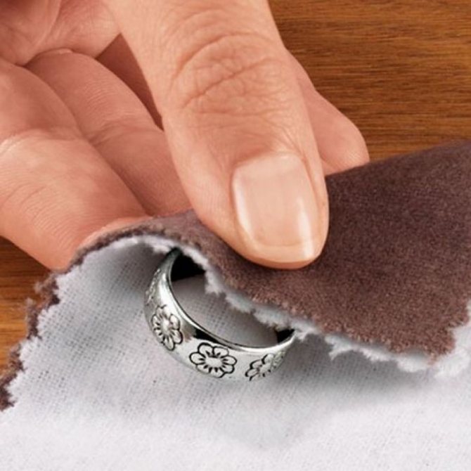 Чем почистить серебро в домашних условиях — практические советы и рекомендации, очищение серебра с камнями и без них