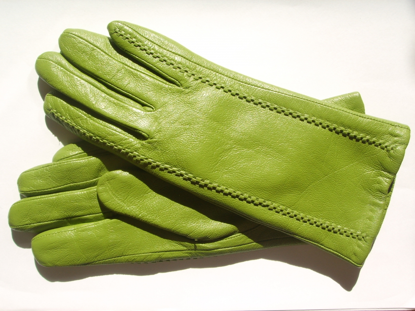 Как почистить кожаные перчатки от грязи в домашних условиях: уход за перчатками из кожи