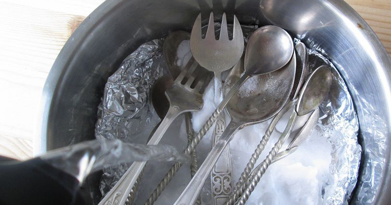 Чем почистить серебряную посуду — полезные материалы на корпоративном сайте «русские самоцветы»