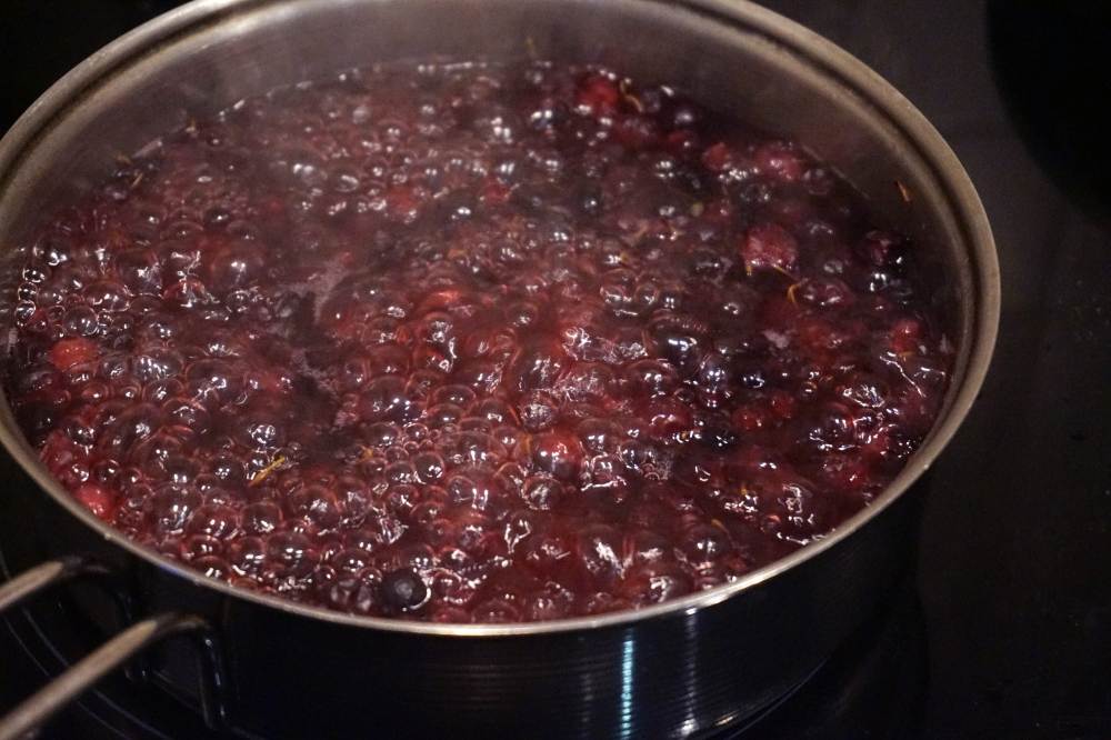Как варить компот из ягод в кастрюле замороженных пошаговый рецепт с фото