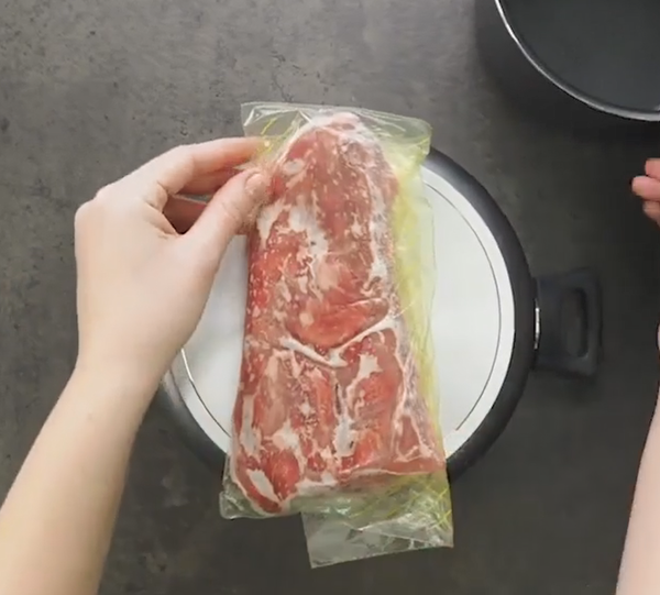 Как просто и правильно разморозить мясо: несколько способов, которые меня не подводят