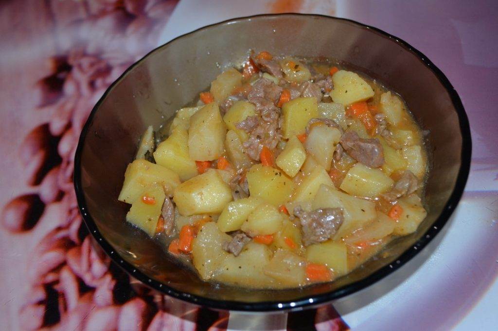 Тушеная картошка с мясом: 8 рецептов как потушить картошку вкусно