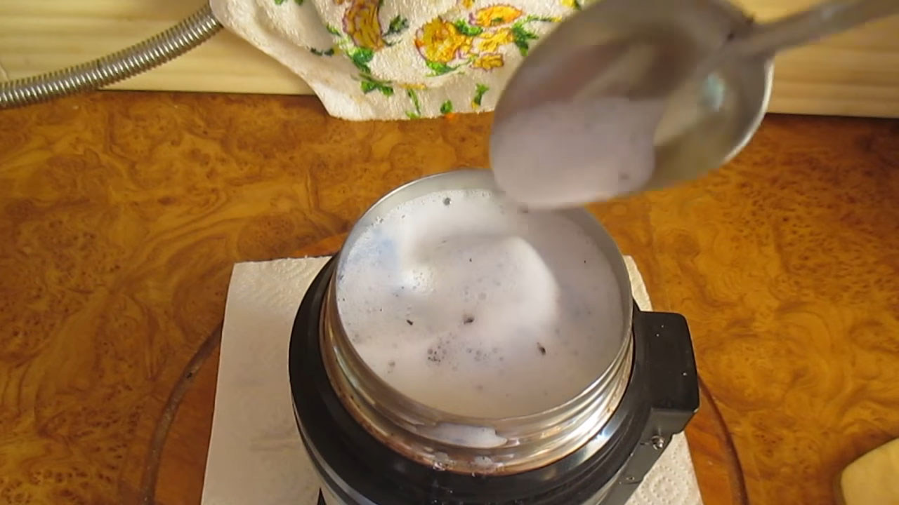 Как очистить термос внутри от чайного налета? чем лучше всего отмыть термокружку из нержавейки или стекла и как убрать запах чая?