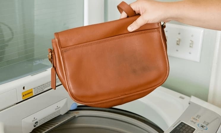 Можно ли стирать сумку и как это правильно делать? — домашний