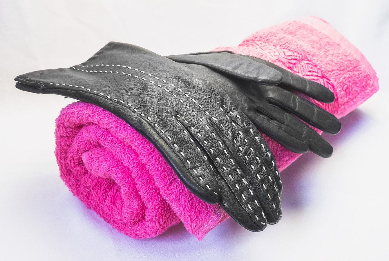 Как разносить кожаные перчатки в домашних условиях. как растянуть кожаные перчатки в домашних условиях? как растянуть кожаные перчатки — руководство