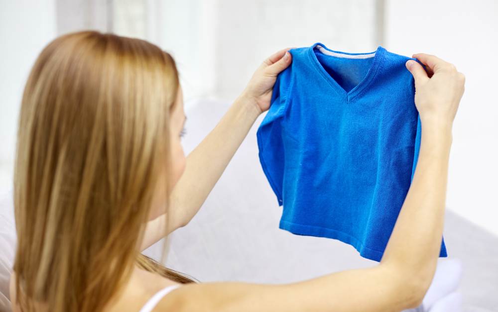 Как растянуть одежду, которая мала на 1-2 размера: лучшие способы