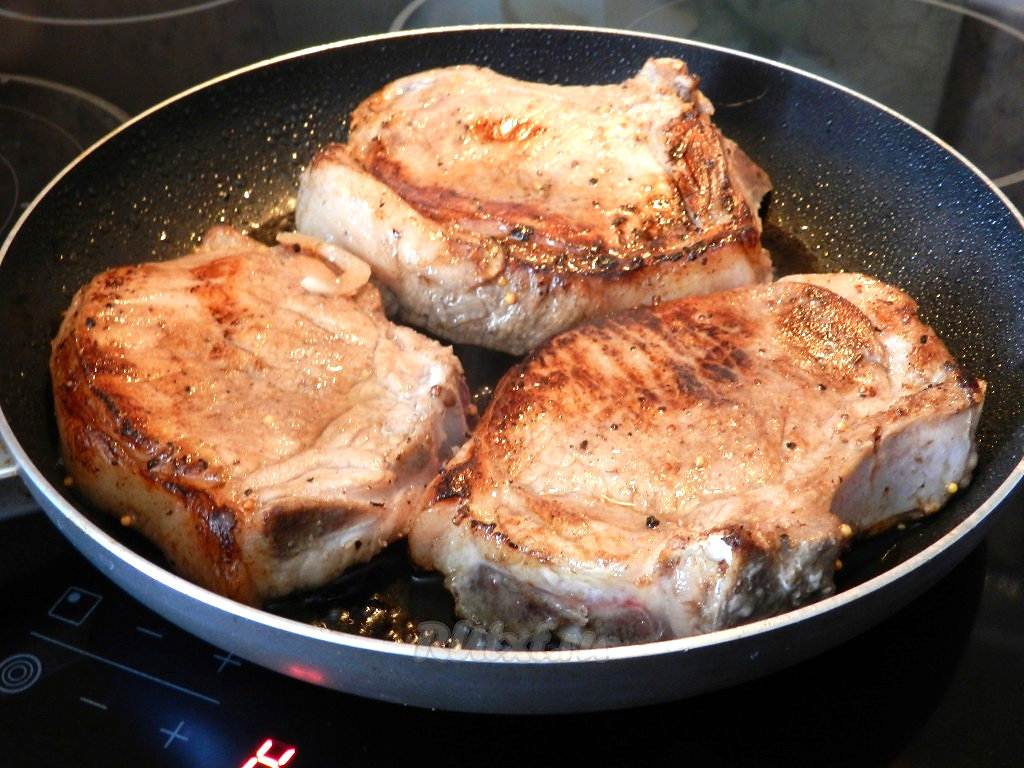 Свинина кусочками на сковороде классический рецепт с фото