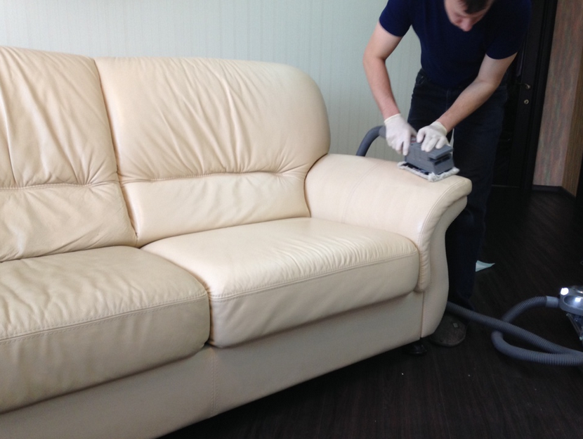 Как почистить светлый кожаный диван в домашних условиях: средства для чистки и правила ухода