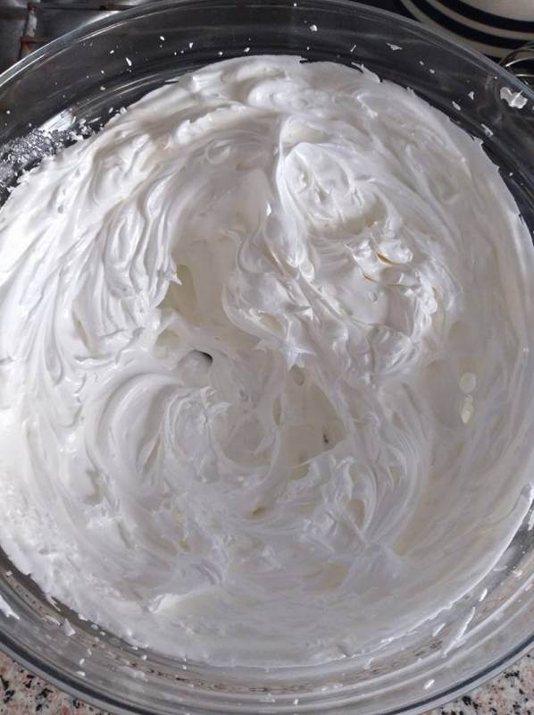 Сметанный крем для торта - 10 рецептов в домашних условиях с пошаговыми фото