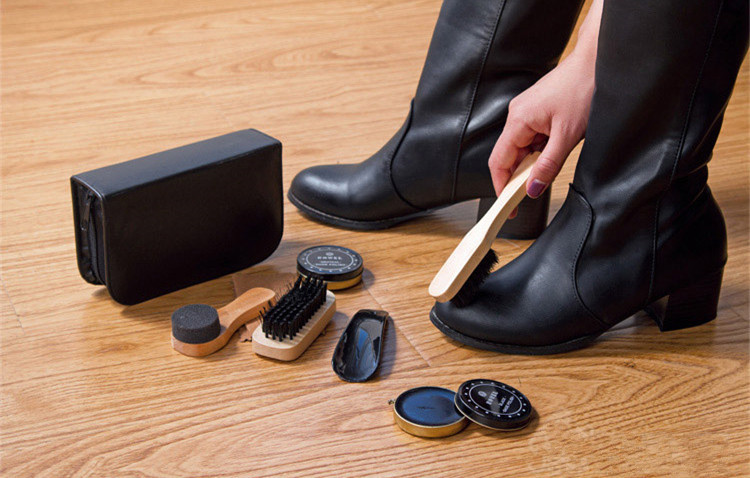 Как мыть кожаную обувь - способы очистить и убрать солевые разводы  | идеальный дом
