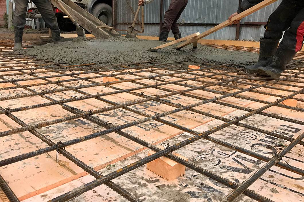 Как правильно залить площадку бетоном под машину - строительный портал