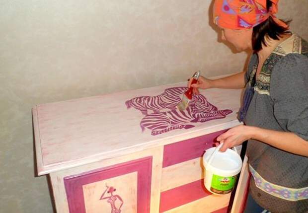 Как перекрасить полированную мебель без снятия лака
