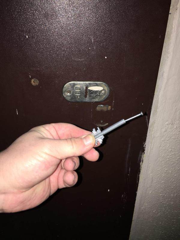 Сломался ключ в замке двери: как достать застрявший обломок