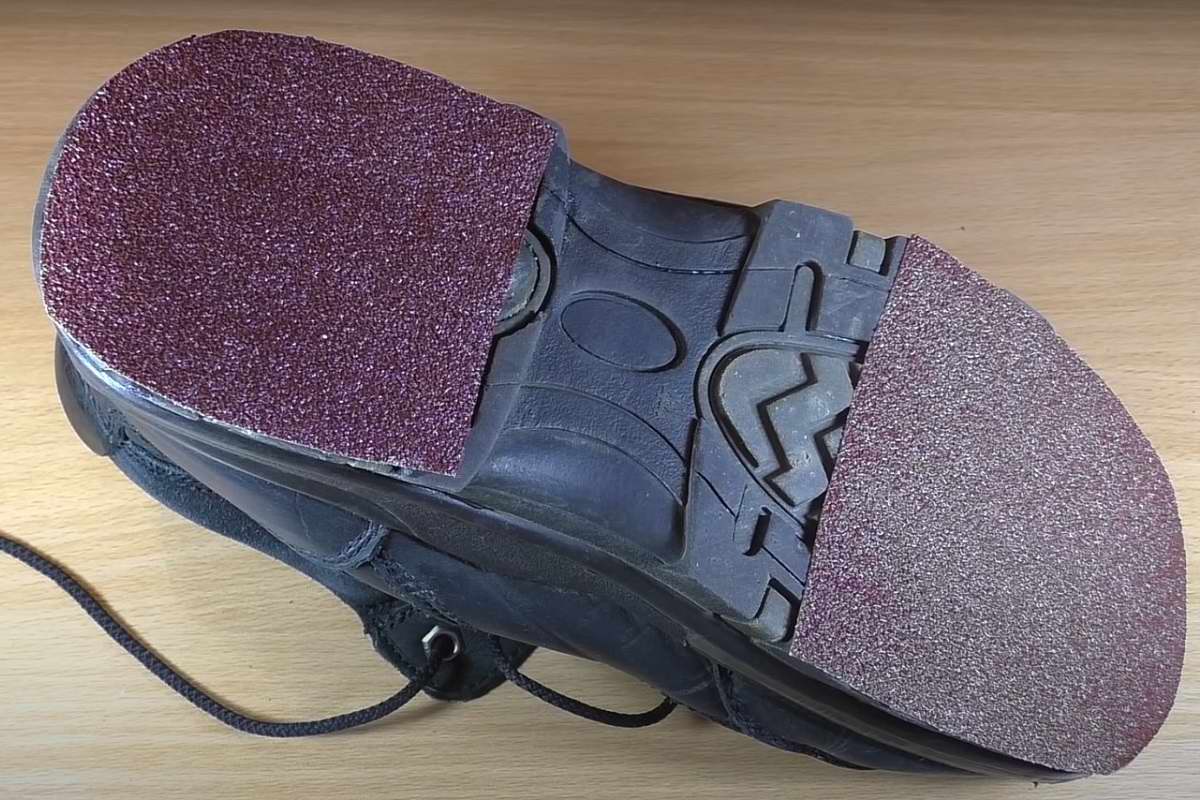 Что сделать, чтобы обувь не скользила зимой – накладки на обувь