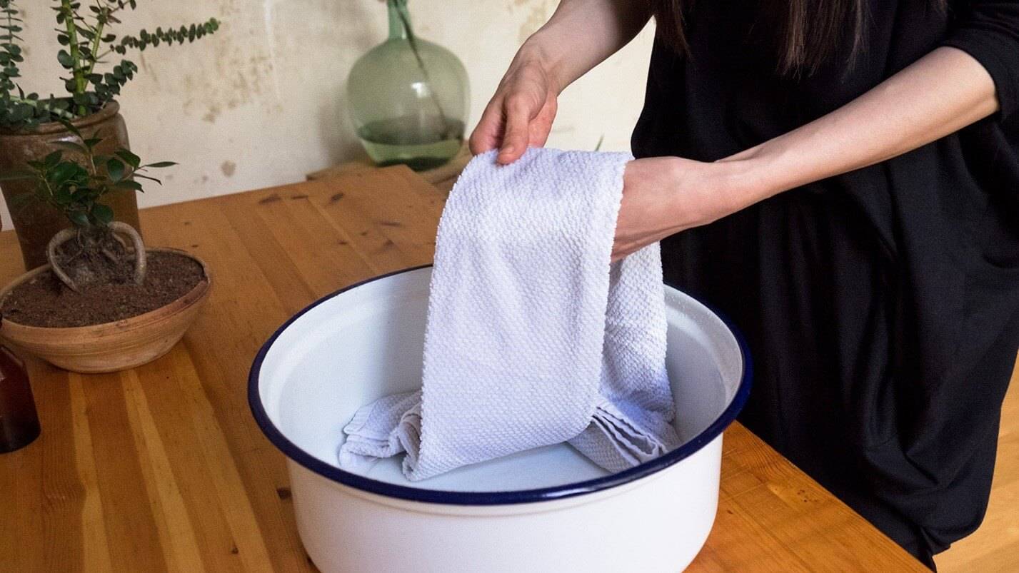 Как отстирать кухонные полотенца: 12 лучших способов