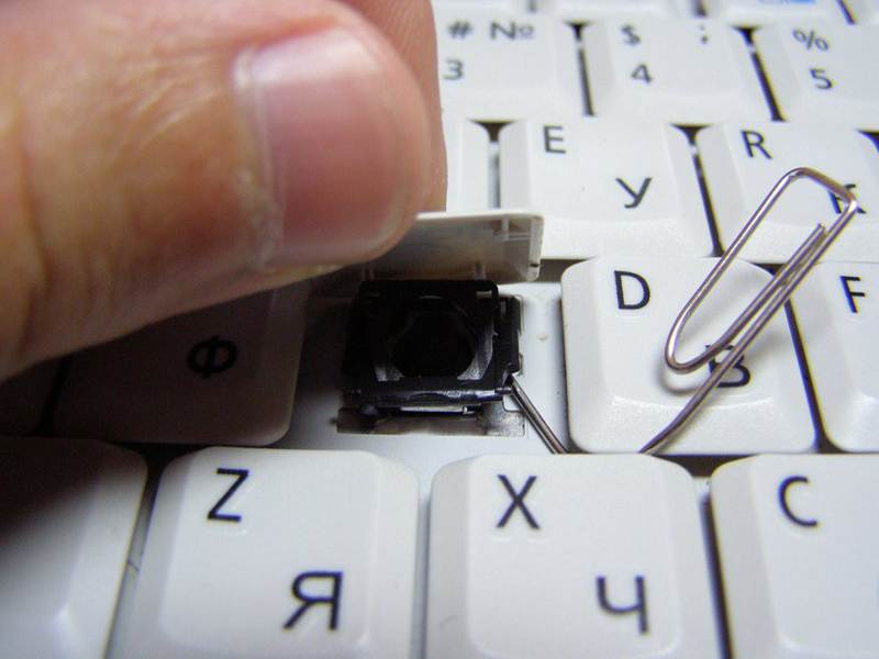 Как вставить клавишу в ноутбук