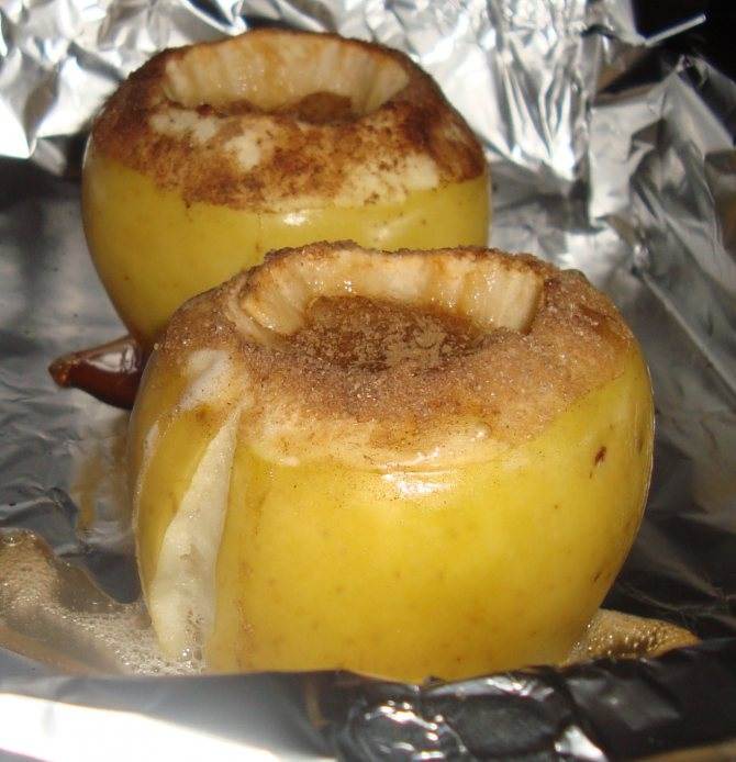 Запеченные яблоки в духовке - 10 рецептов с фото
