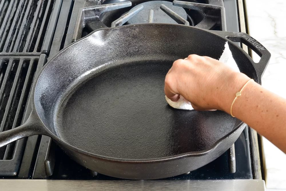 Что сделать, чтобы сковорода не пригорала?