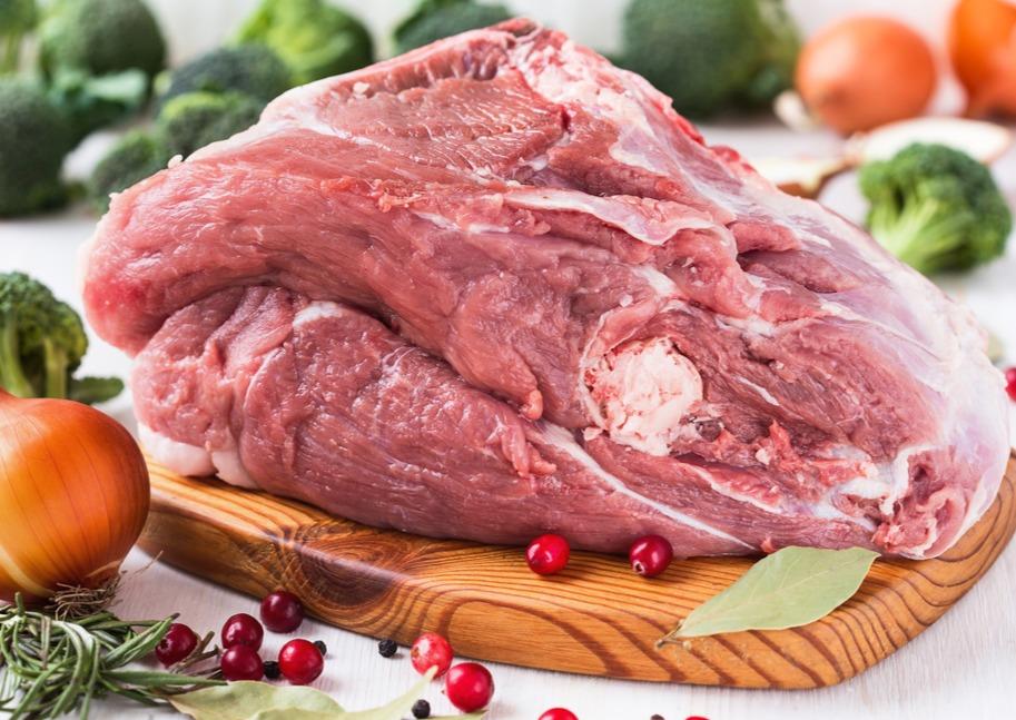 Как избавиться от неприятного запаха испорченного мяса: спасение самого продукта, уборка холодильника и кухни