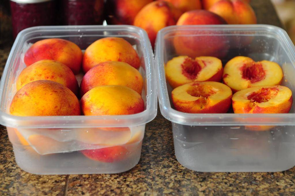 Как лучше хранить персики в домашних условиях, принципы и правила
