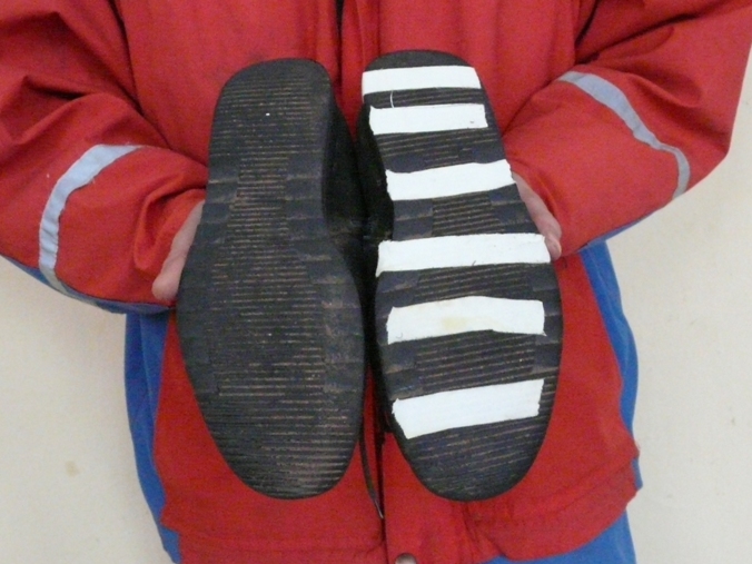 Что сделать, чтобы обувь не скользила зимой на льду