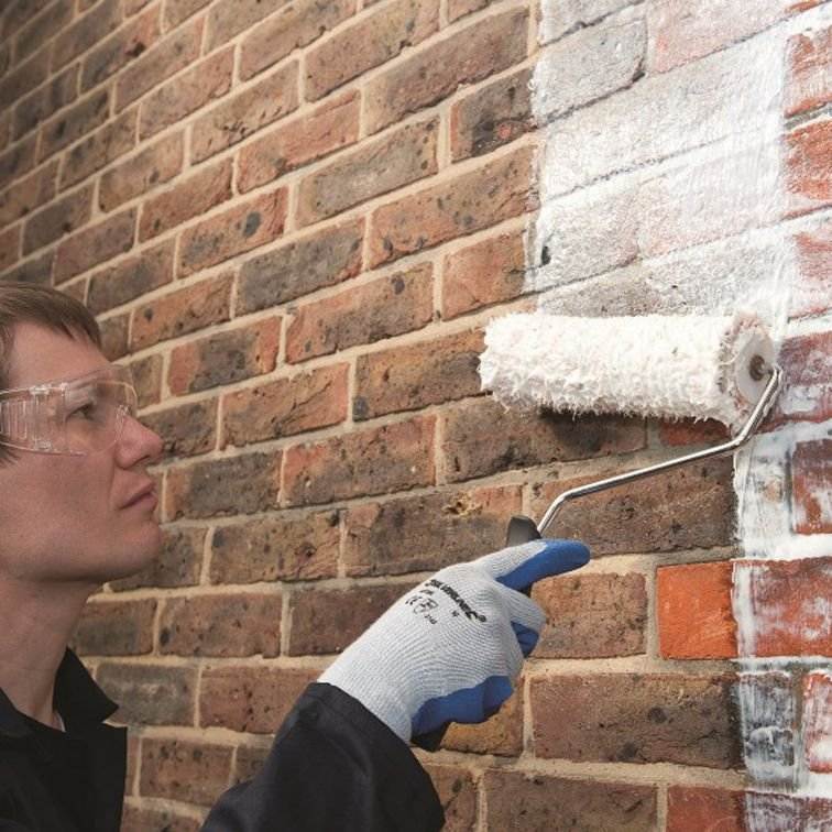 Чем лучше штукатурить кирпичные стены внутри дома и снаружи: пошаговая инструкция нанесения своими руками