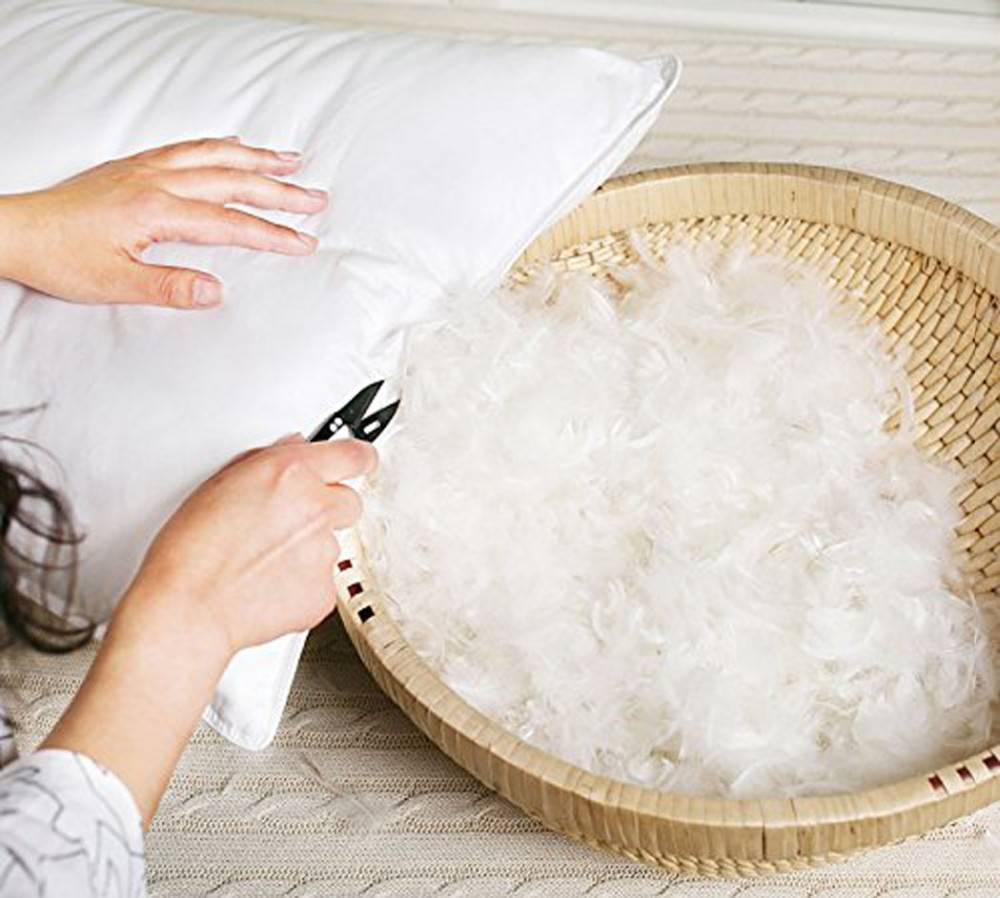 Как почистить и постирать перьевые подушки