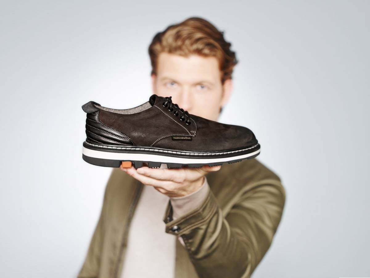 Фото мужской обуви для рекламы