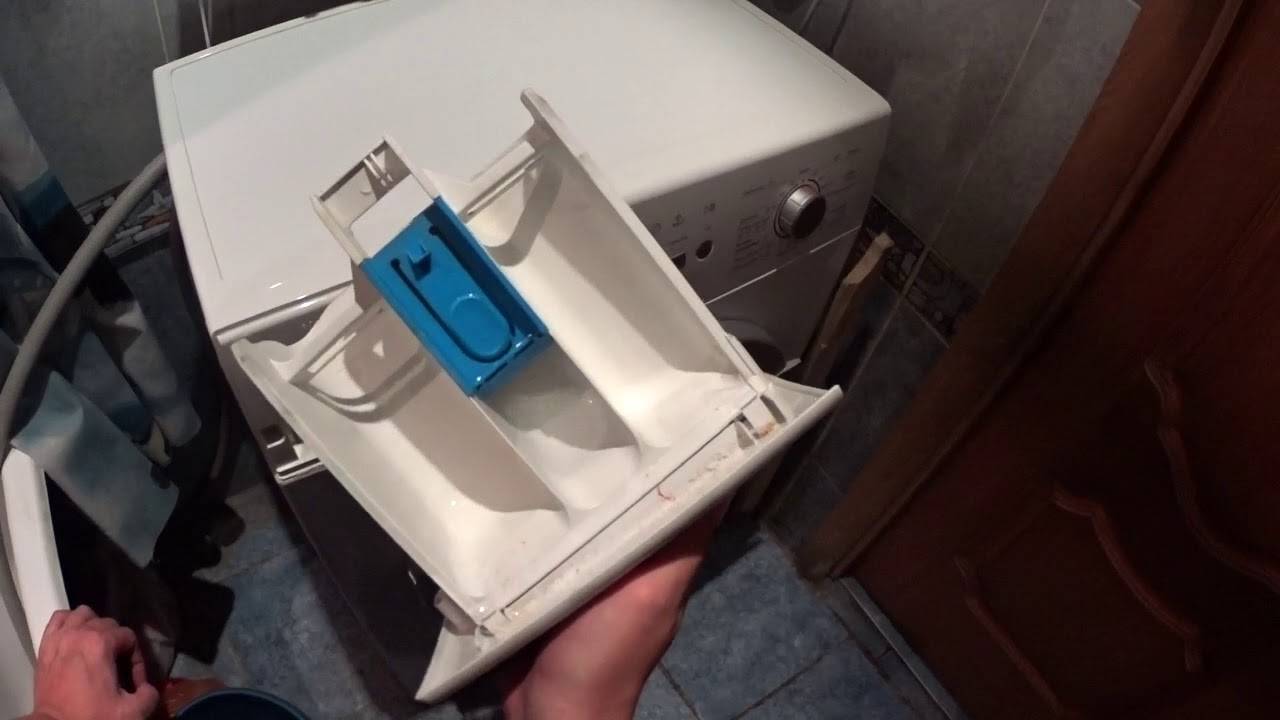 Инструкция: как очистить лоток для порошка в стиральной машине от известкового налета и затвердевшего порошка